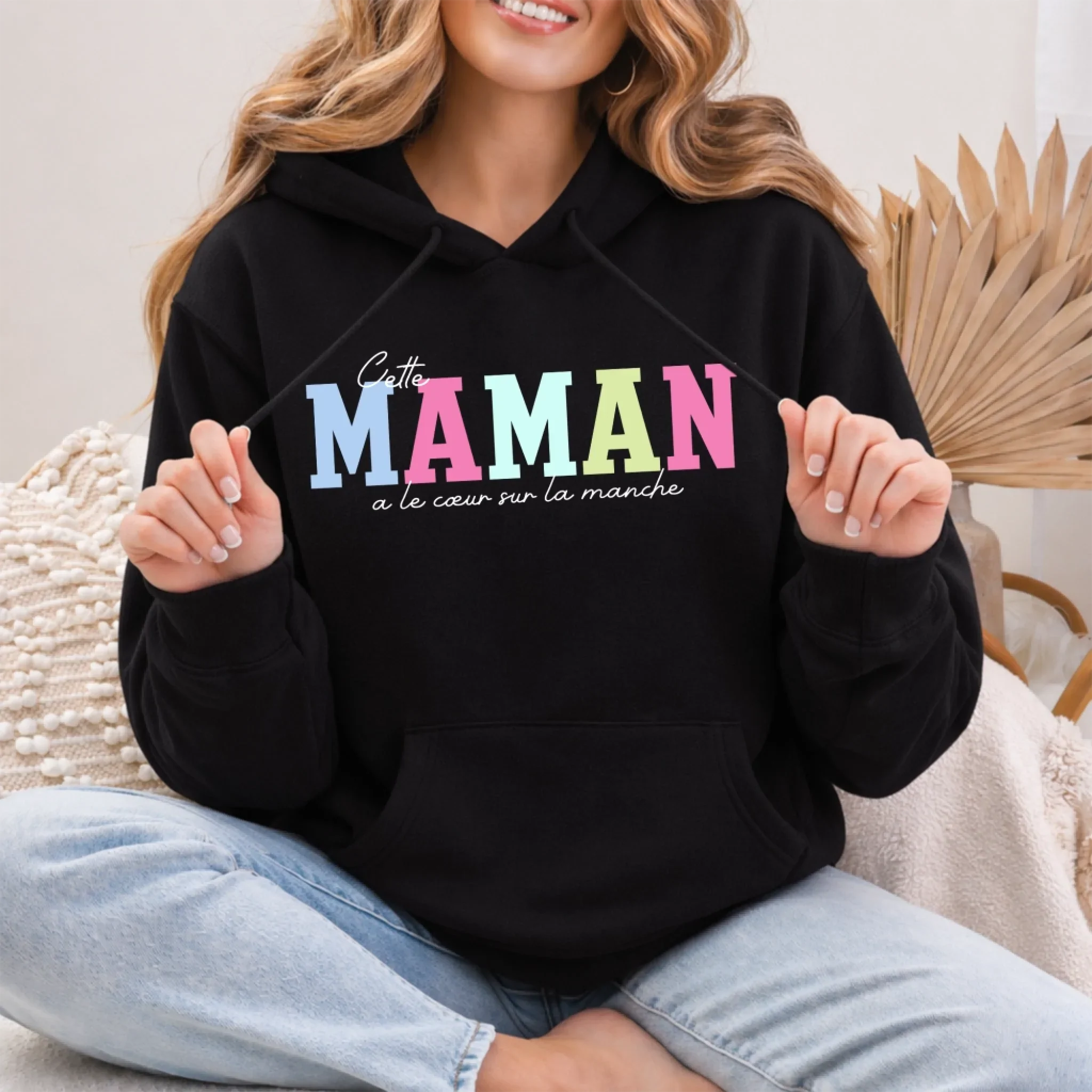 Sweat à capuche personnalisé – Porte ton cœur sur la manche pour maman - Image 2